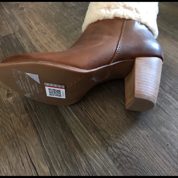 🦃LAST CHANCE Ugg Ava Sheepskin Heeled Boots - Picture 7 of 7